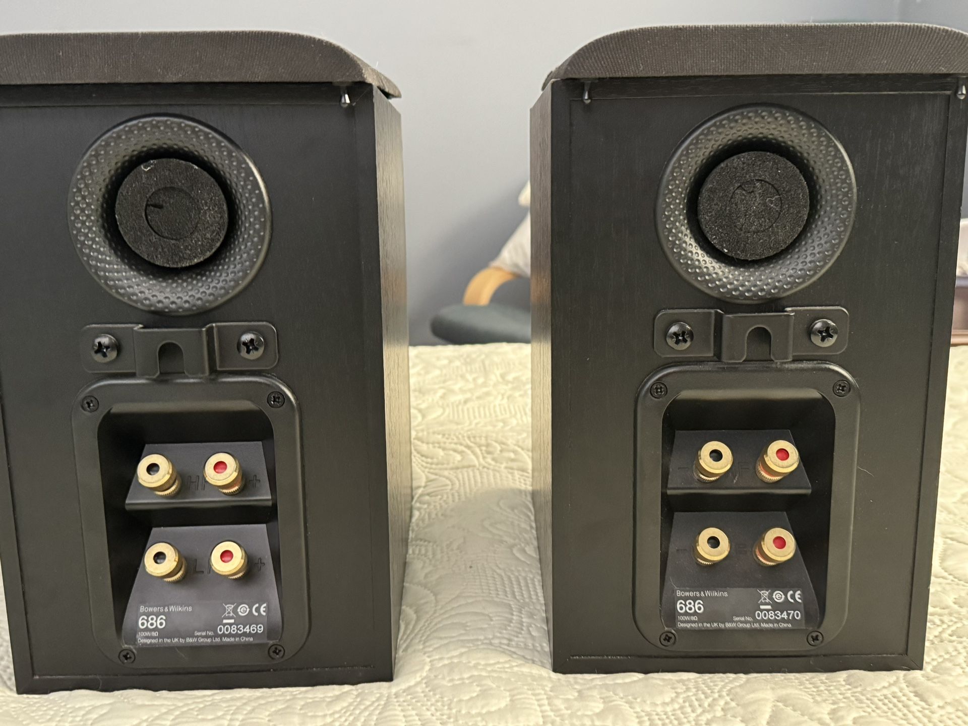 Bowers & Wilkins 686 Bookshelf Speakers