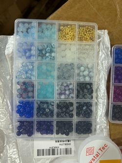 3 boxes of 24-compartment glass beads