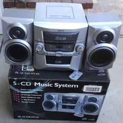 Audiovox Music System 5 CD, AM/FM Radio With CD/DVD Holder