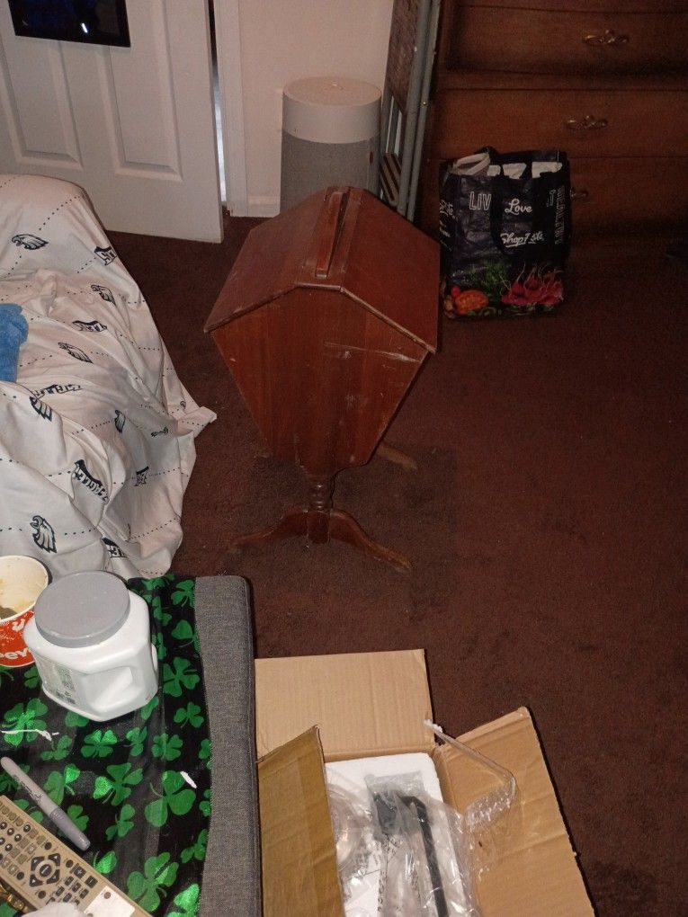 vintage sewing stand or case