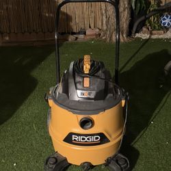 RIDGID HD1800 16 Gallon Wet And Dry Canister Vacuum Cleaner Works Fine Has Hose And Filter Attachments Inside The Vacuum