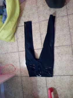 Size 7 Skinny Jeans