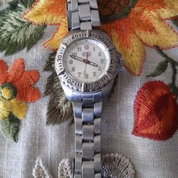 WANGER SWISS MILITARY 100M WATCH