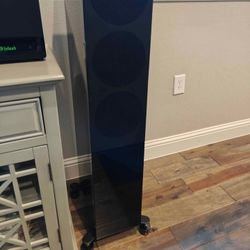Mint KEF R7 Meta speakers - gloss black.
$2000