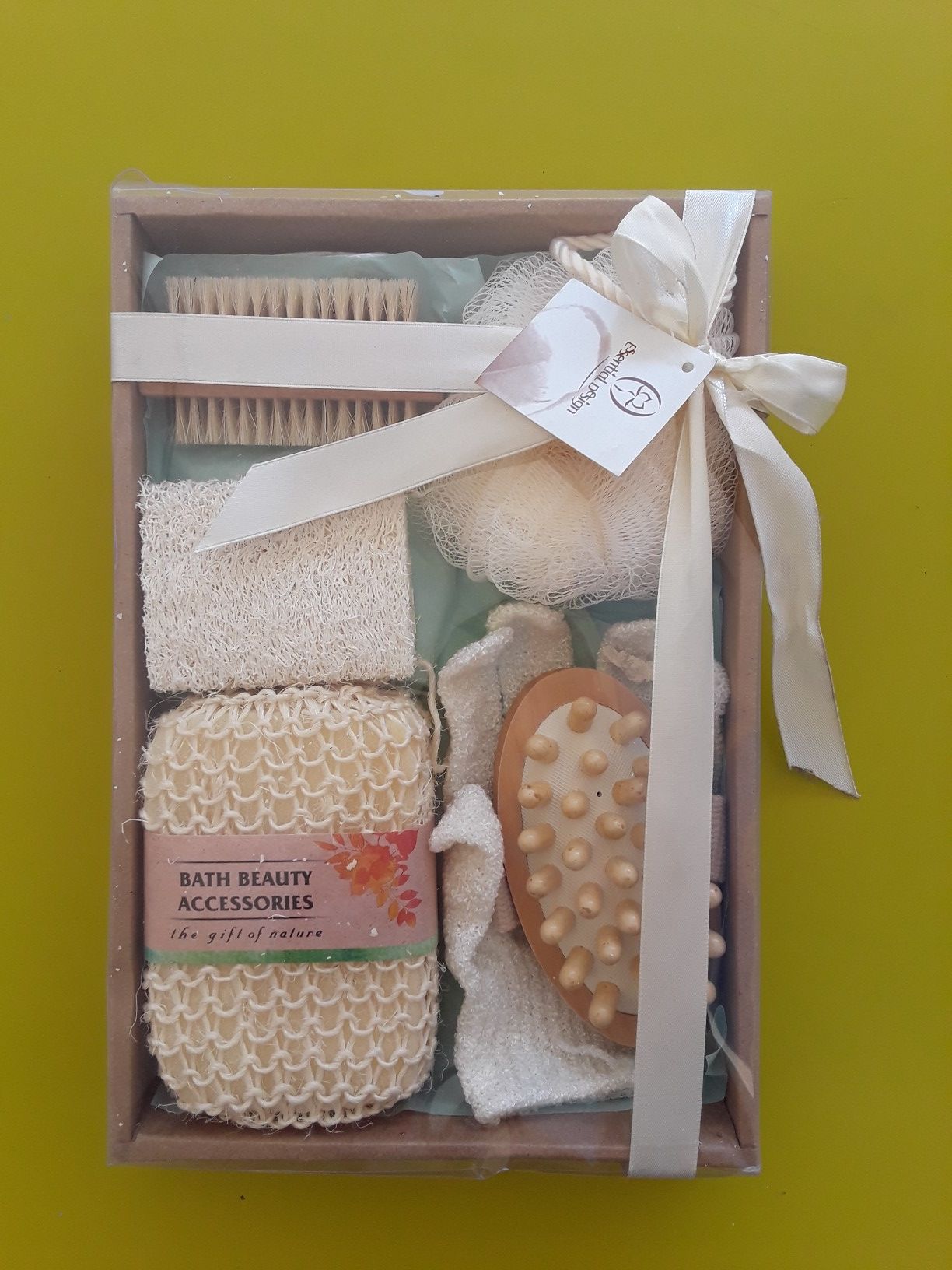 Bath beauty accesories, brand new.