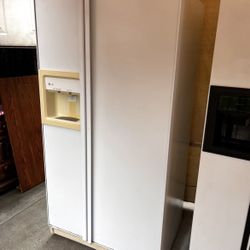 GE REFRIGERATOR 