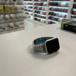 Apple Watch Series 6 45 MM 179$