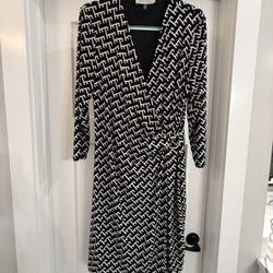 Kasper Black and White Geometric Long Sleeve Faux Wrapped Dress