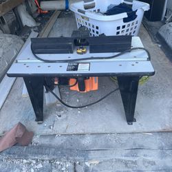 CHICAGO ELECTRIC POWER TOOLS Benchtop Router Table with