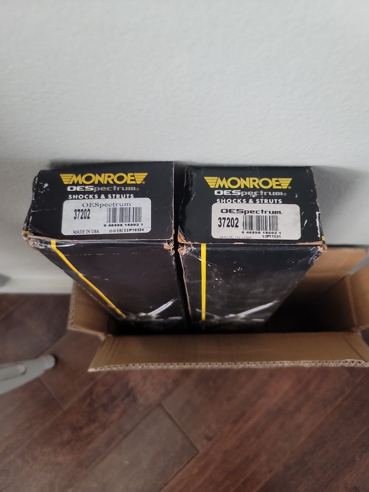 97-02 Ford F150 Expedition NOS New Monroe 37202 RWD Rear Shocks Absorber