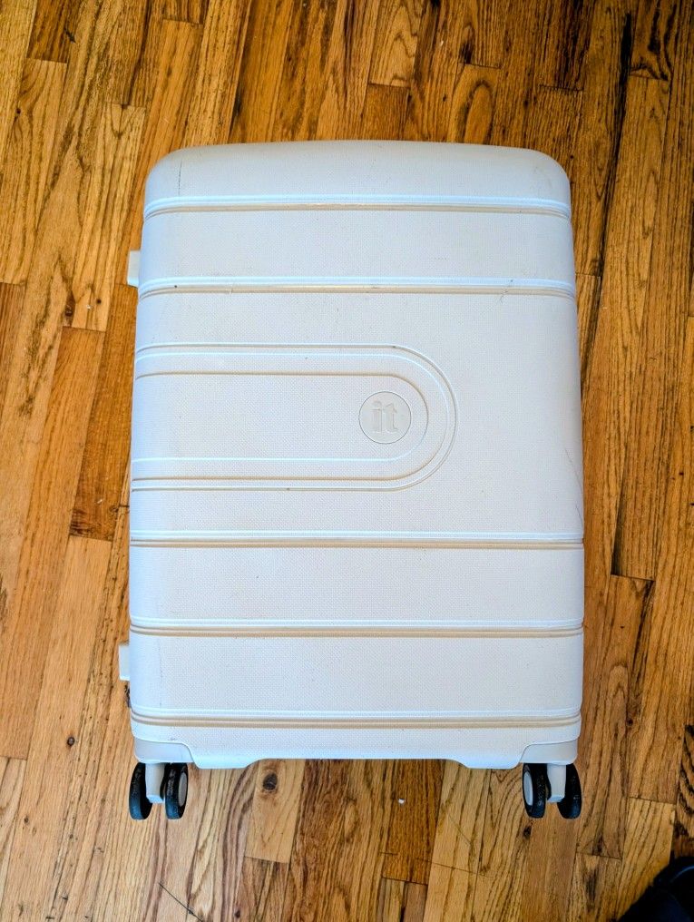 it luggage Eco-Tough 26" Hardside Checked 8 Wheel Expandable Spinner Luggage, Si