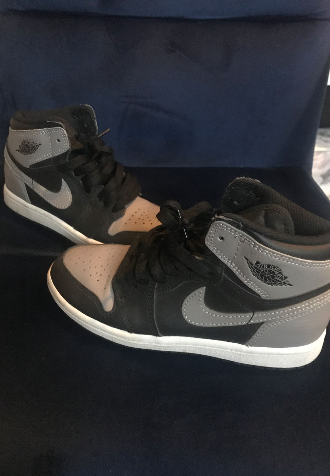 Jordan retro 1 size 1y
