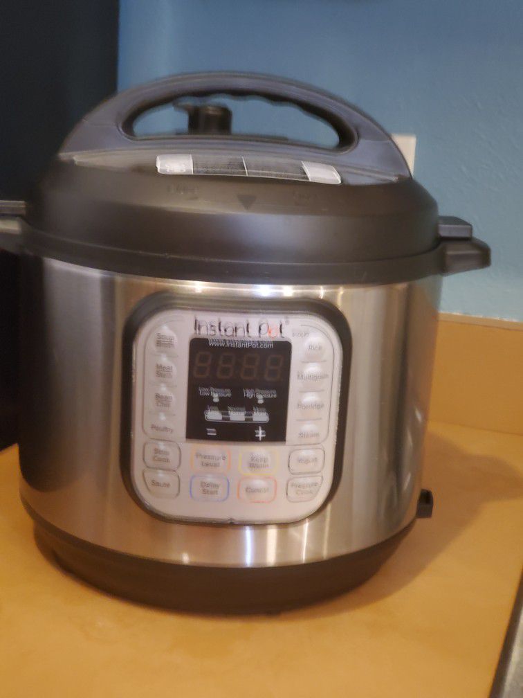 Instant Pot- New, Never Used