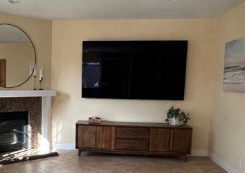 Samsung 85” QN90C Neo QLED 4K Smart TV – Excellent Condition