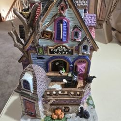 LEMAX SPOOKY TOWN RAVENS ROOST BREWERY & CAFE RETIRED 