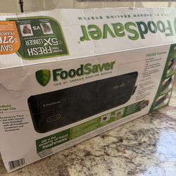 Food Saver vacuum sealing system