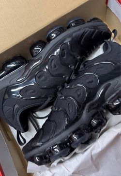 Nike Air VaporMax Plus Triple Black Sneakers