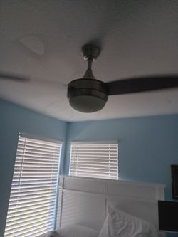 Ceiling fan with remote