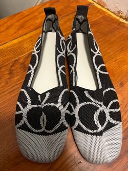 7 1/2 pair of flat