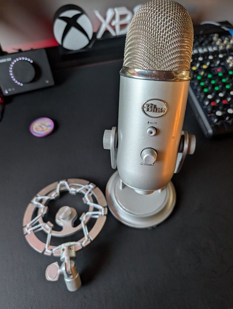 Blue Yeti Mic With Shock Mount And Normal Mount