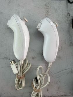 Nintendo wii nunchucks