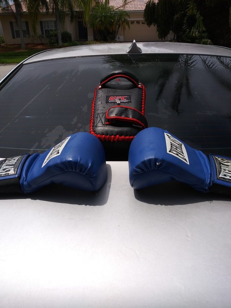 Boxing Gloves and UFC Punching Hand-Pad