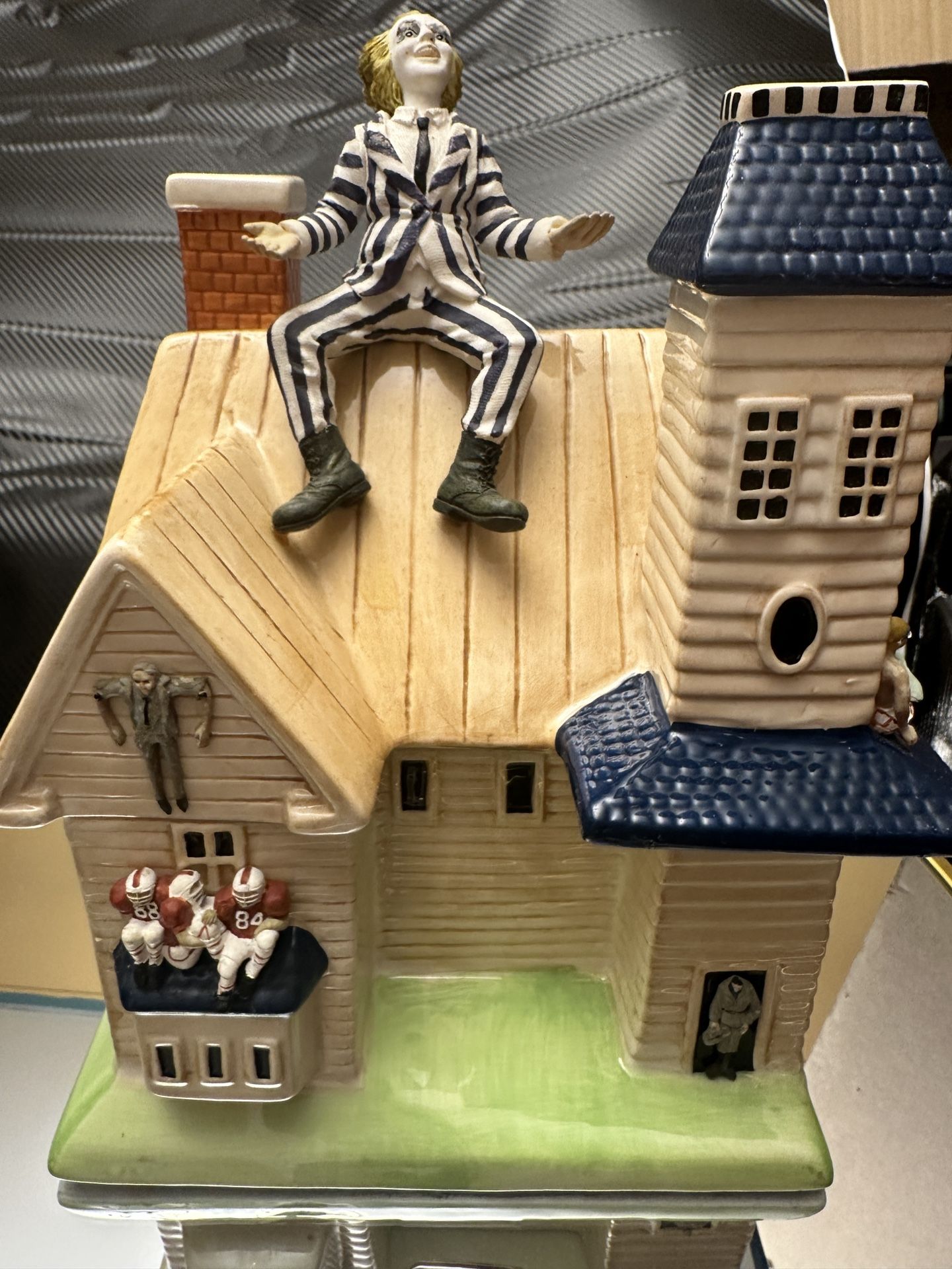 Beetlejuice Cookie jar original box & styrofoam & plastic
