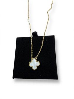 Gold Chain Necklace with Clover Pendant