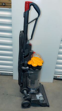 Dyson DC33 Multifloor Bagless Upright Vacuum Cleaner