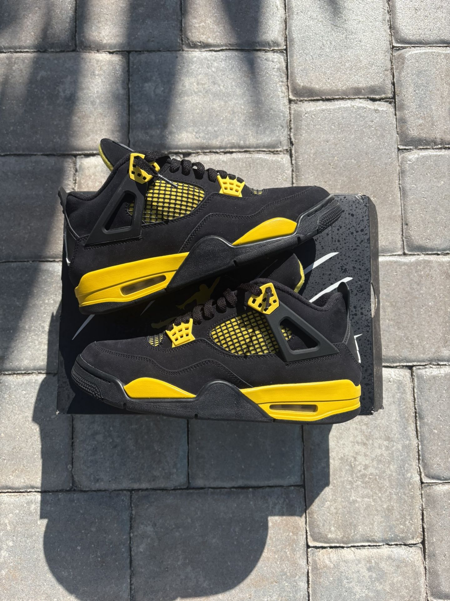 Jordan 4 Thunder used 9.5