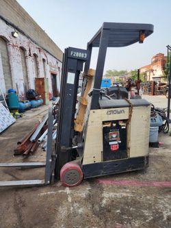 Fork lift