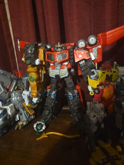 Cybertron Optimus Prime Savage ClawMode