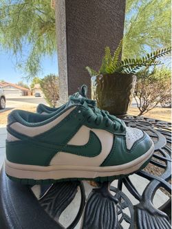 Nike Dunks- Boys 3.5