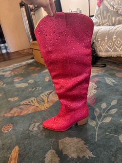 Women’s pink rhinestone cowboy boots