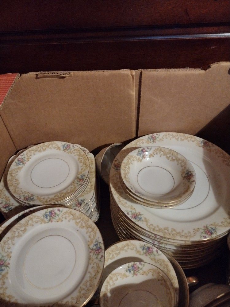Beautiful China Set Made In Chessel Slovakia