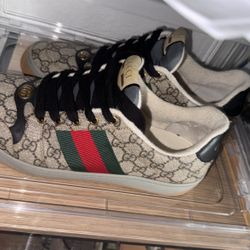 Gucci Shoes Size 8 (really 9)!!!!