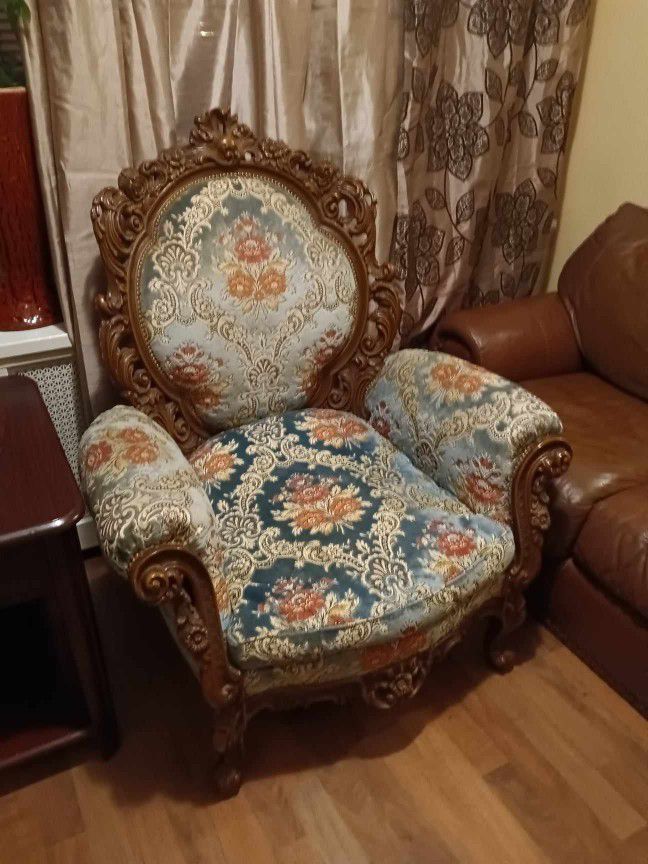 Vintage Antique Chairs 