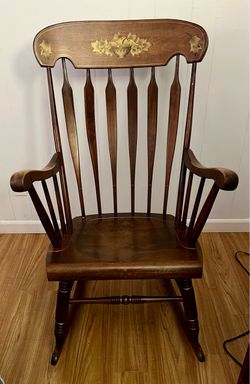 Beautiful vintage rocking chair!!!