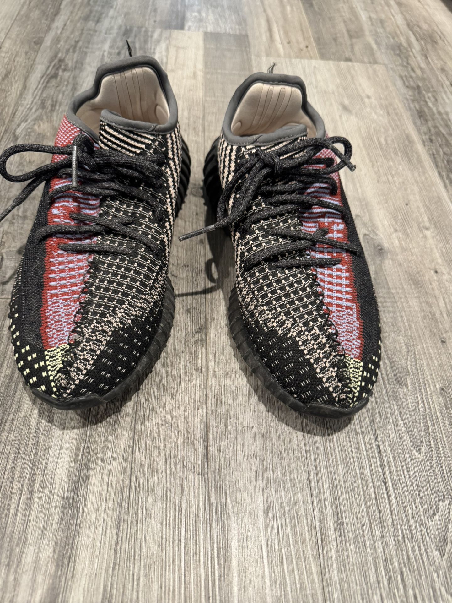 Women’s adidas Yeezy Boost 350 V2 Size 7 