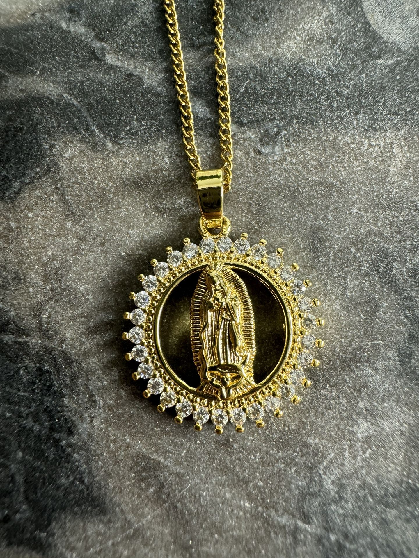 New Gold Platted Virgin Mary Necklace