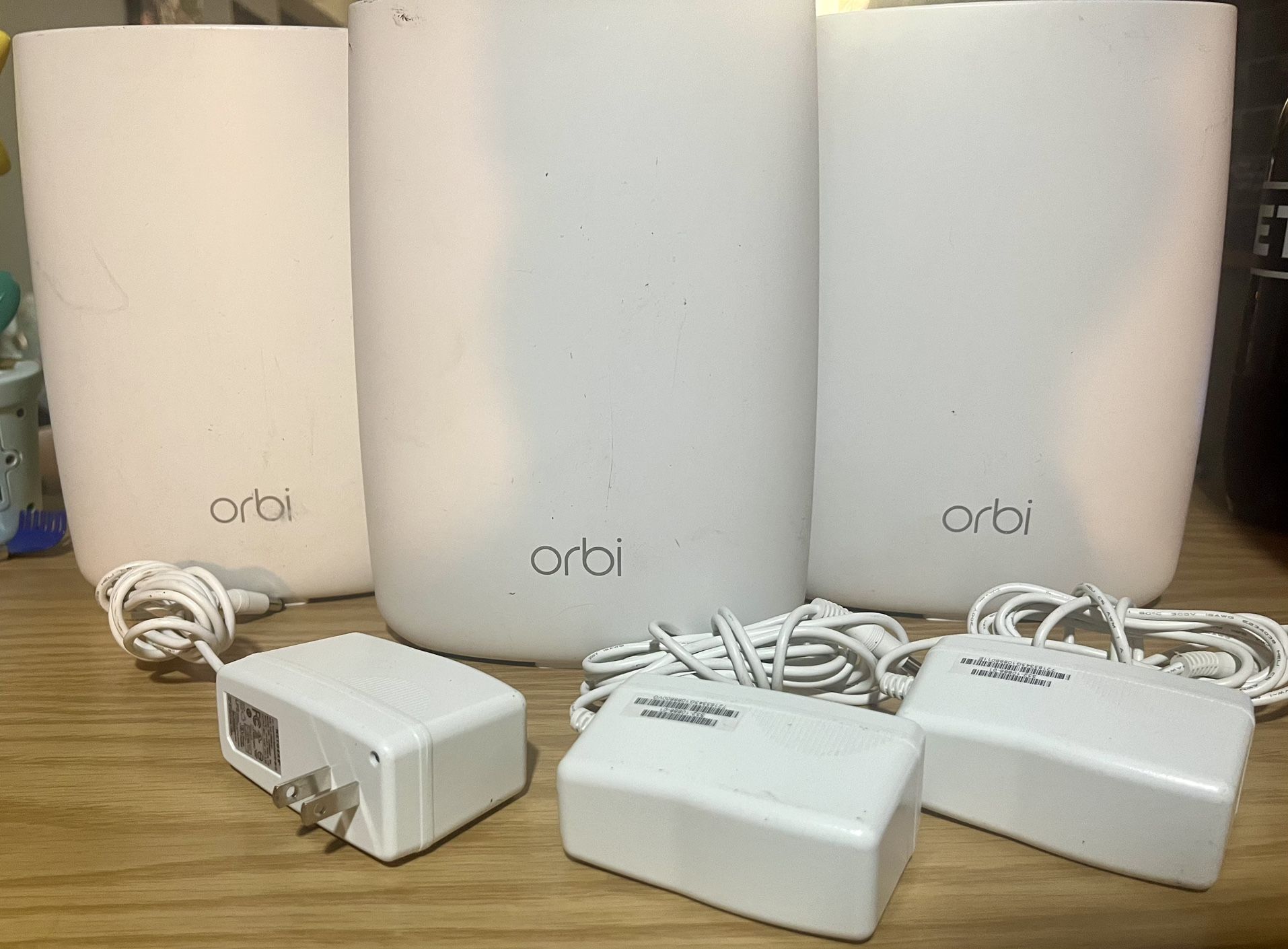 Netgear Orbi Router RBR50 and 2 Satellite’s RBS50 with Power Cords USED