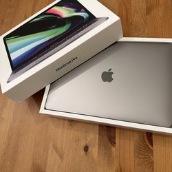 Apple MacBook Pro 13” M1  (512GB SSD,  8GB)  Space Gray