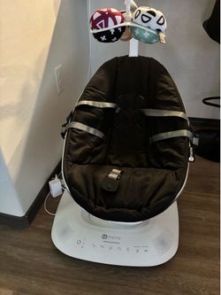 Mamaroo baby swing $100 barely used