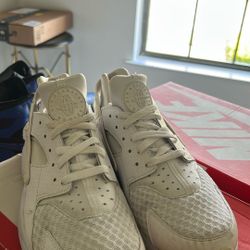 Nike Air Huarache white