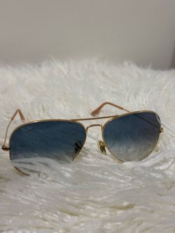 Ray-Ban Aviator Sunglasses – Gold Frame / Blue Gradient