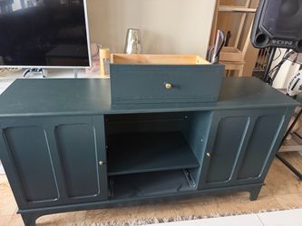 Buffet , media console .