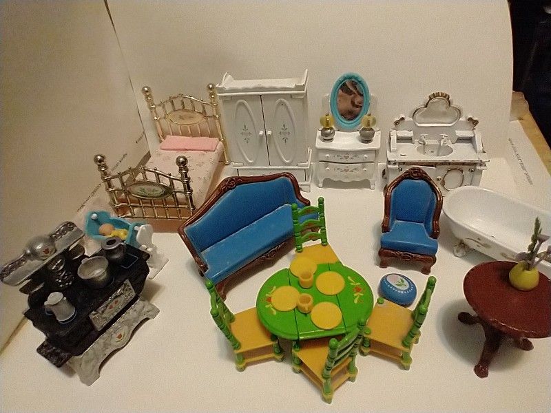 Mattel "The Littles" Dollhouse Furniture