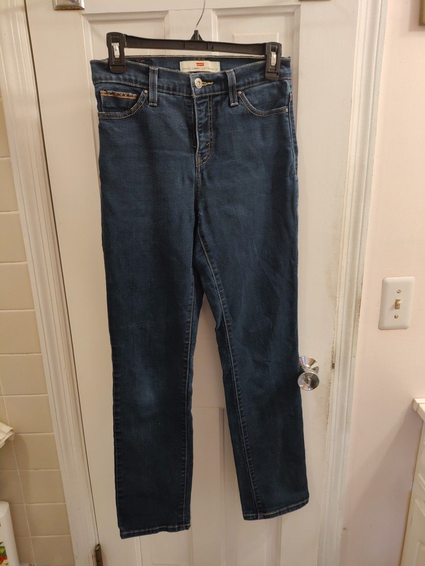 Levi's Slimming Stretch Straight Leg 