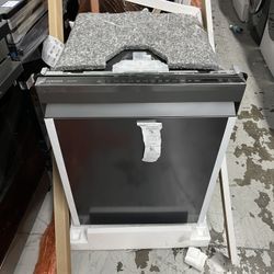 (quick seller) 🏴 Samsung— Smart 46 dBA Dishwasher with StormWash & AutoRelease Door in Matte Black