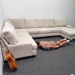 Retails 3k!! *Good as New* Huge Cream / Beige Sectional Couch with High Back - Amazing Condition